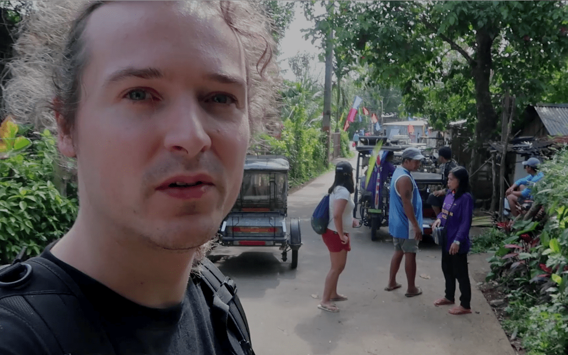 lennythroughparadise got assigned a tourguide before we went down towards the hulugan falls